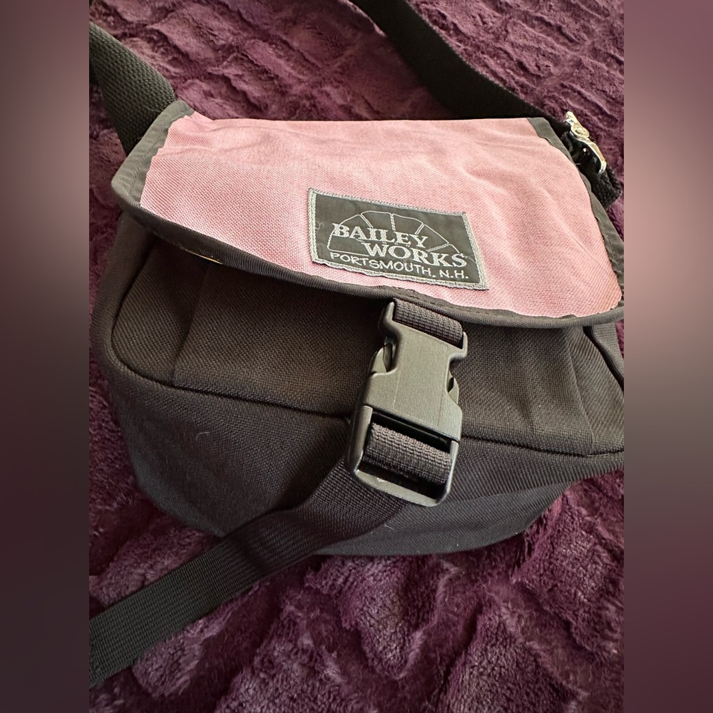 Bailey Works pale Pink unisex crossbody Pouch Messenger Bag. USA made - Picture 4 of 15